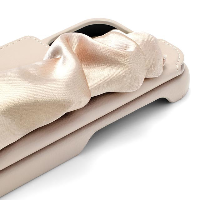 Classy Scrunchie Case (pale blue)